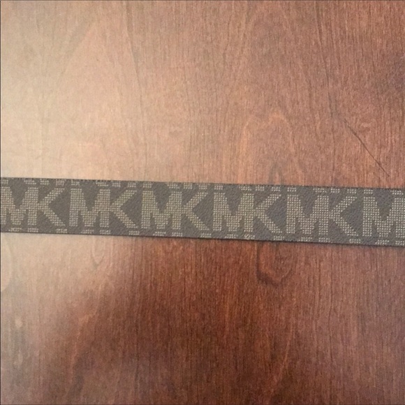 Michael Kors Reversible Belt - Picture 4 of 4